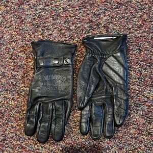 Black Leather Men's Riding Gloves with Snap Closure